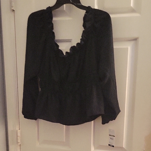 sofia by sofia vergara Tops - Sofia by Sofia Vergara Midnight Ruffle Blouse